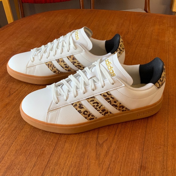 Adidas Grand Court 2 -New Without Tags Leopard Print Sneakers Size 9.5 - Picture 3 of 8